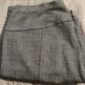 CaBI pull on plaid legging/pant Large